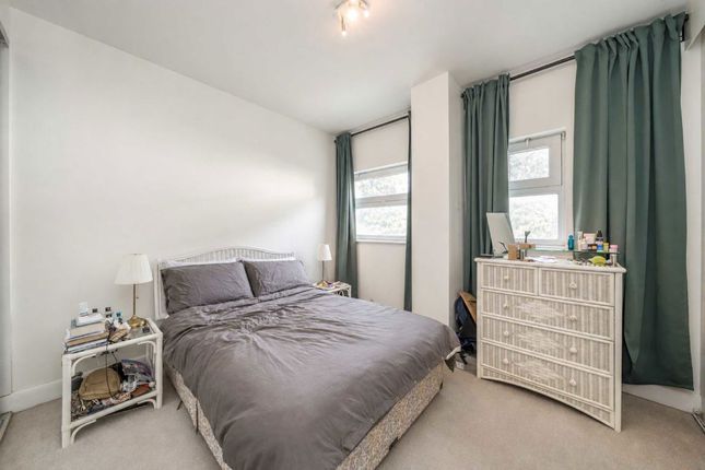 Flat 2, Rivers House, Aitman Drive, Brentford photo 3