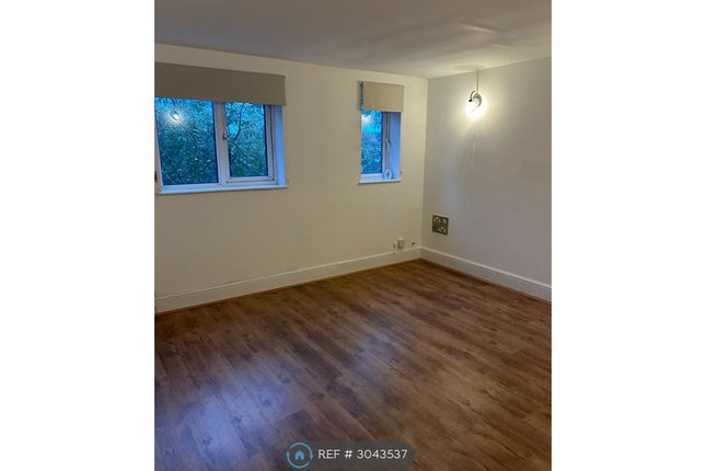 Flat  Station Hotel, Boothferry Road, Goole photo 2