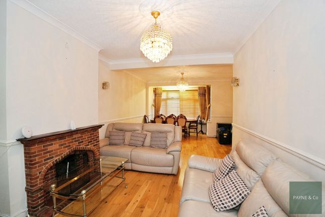 82 Beehive Lane, Ilford photo 4