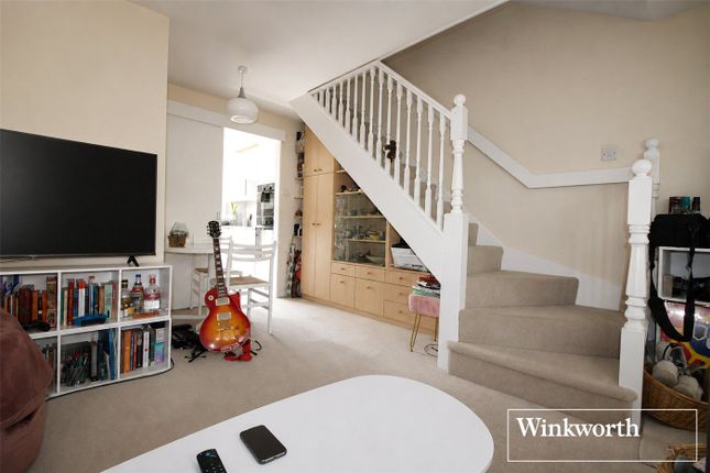 31, Studio Way, Hertfordshire photo 2