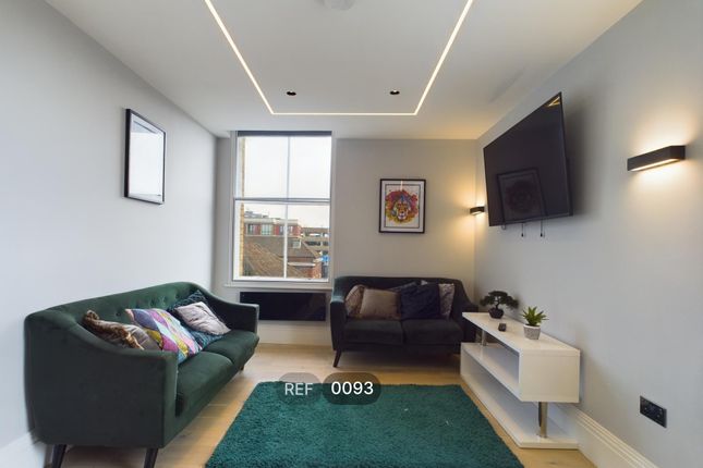 Kitchen &amp; Living Area