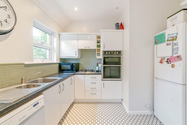 Oakwood Road, West Wimbledon photo 4