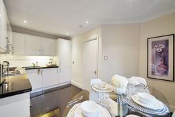 Stunning 2-Bed Mayfair | Lift | Hertford St, Hertford Street, London photo 4