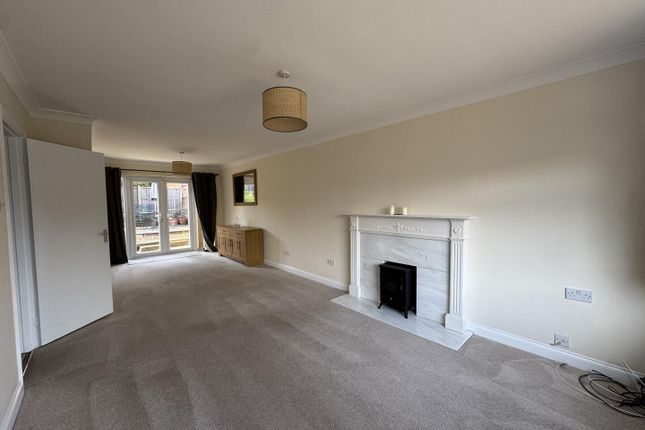 10, Michael Close, Maidenhead photo 3