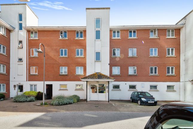 Thumbnail Flat for sale in Chantry Close, London