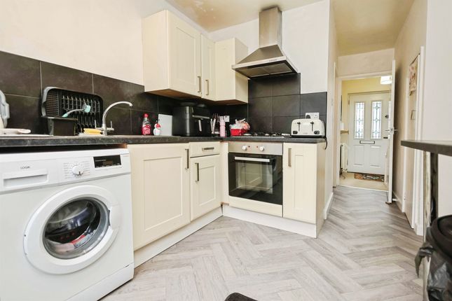 4, Bucknall Crescent, Birmingham photo 3