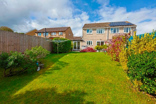 31 High Close, Treharris photo 2