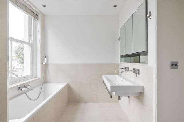 Flat for sale in Pembridge Crescent, Notting Hill