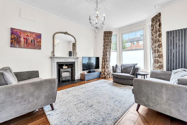 31, Witham Road, Isleworth photo 4