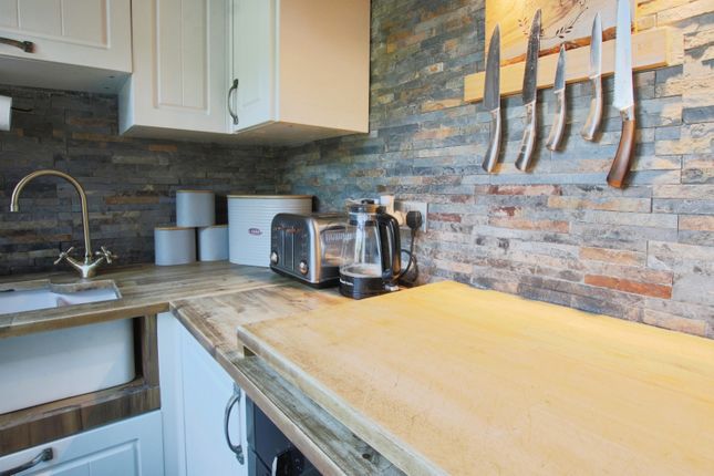 3, Acey Lane, Hull photo 4