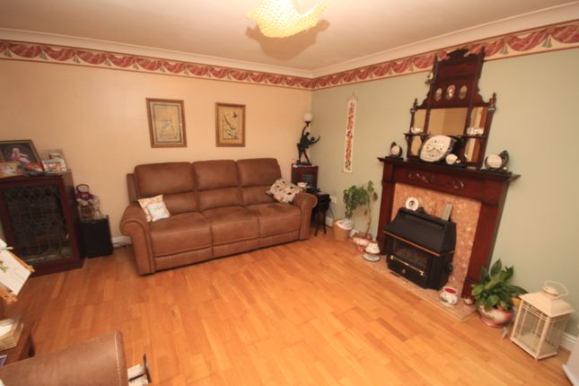 49, 49, Woolavington, Bridgwater photo 3