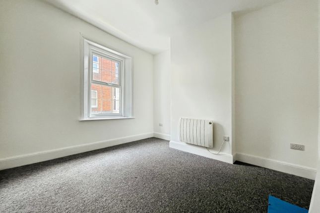Flat 8A,, Pier Street, Isle of Wight photo 2