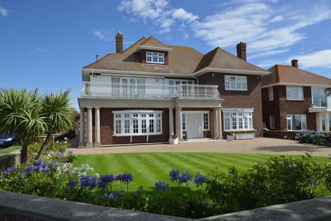 Thumbnail Detached house for sale in Thorpe Bay Gardens, Thorpe Bay