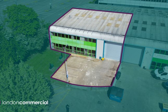 Warehouse to let in Park Royal, London