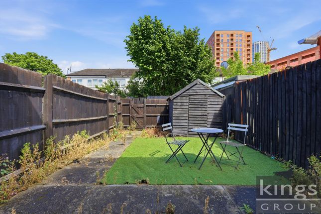 136, Hamilton Close., London photo 4