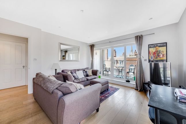 Thumbnail Flat to rent in Triangle Place, London