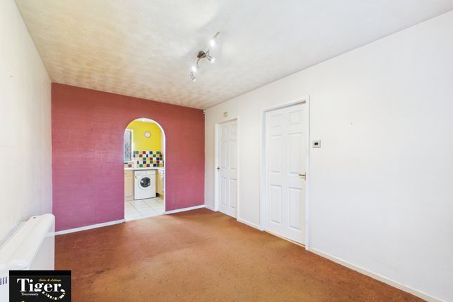 24 Cleves Court, Dalkeith Avenue, Blackpool photo 2
