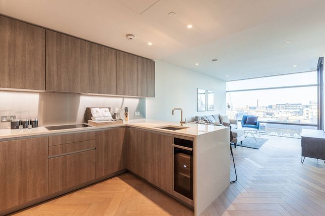 Flat for sale in Principal Tower EC2A, Shoreditch, London,