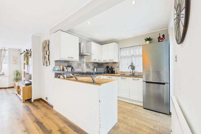 18 Albert Avenue, Nottingham photo 3