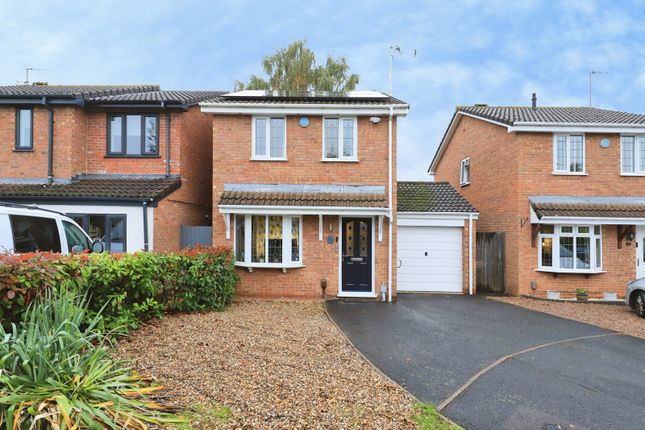 3-bed detached on Chaffinch Drive, Worcestershire, £290,000