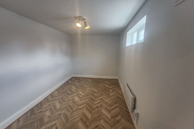 753, London Rd, Hounslow photo 4
