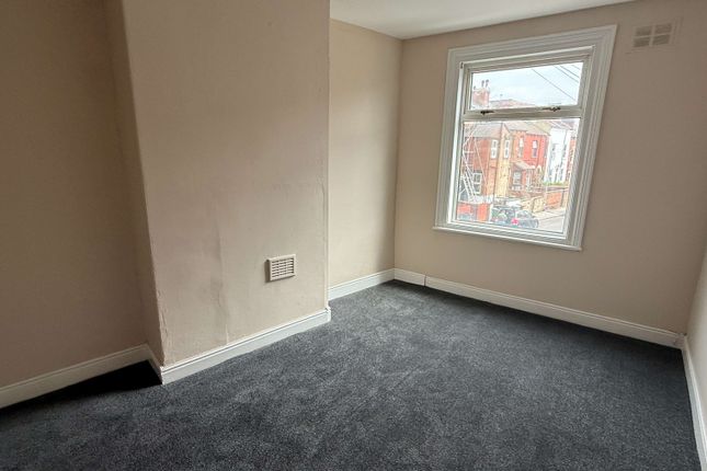 27, Barden Mount, Leeds photo 5