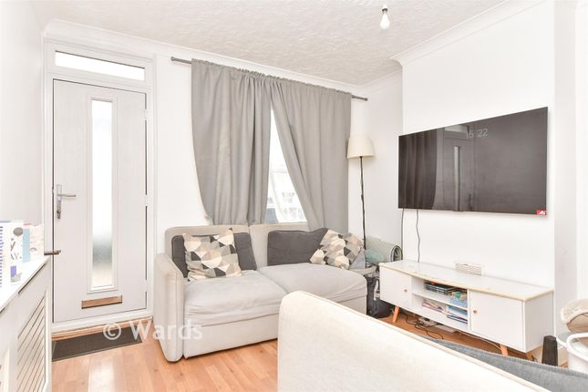 17, Montfort Road, Rochester photo 3