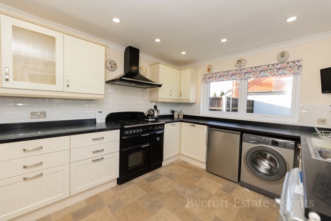 59, Heather Road, Great Yarmouth photo 3