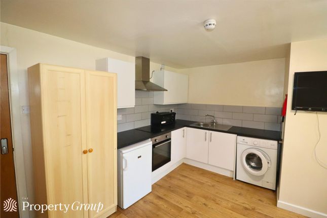 23, Stoke Green Flat 8, Coventry photo 5