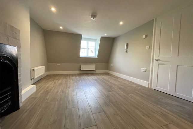 Flat 3, 5A, The Broadway, Berkshire photo 4