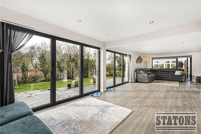 52, The Avenue, Hertfordshire photo 4