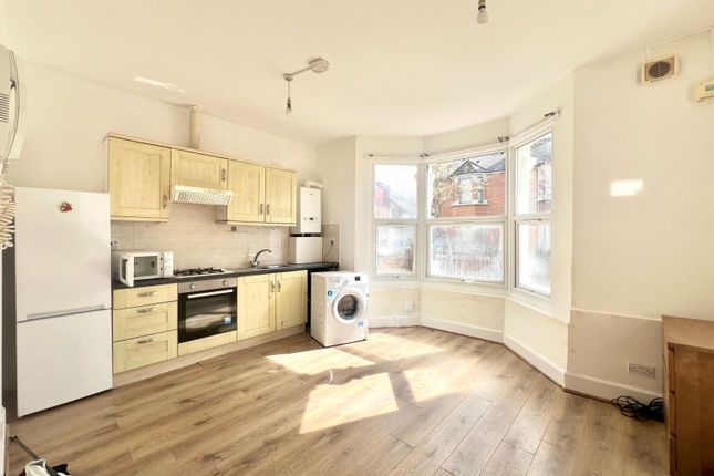 Thumbnail Flat to rent in William Street, London