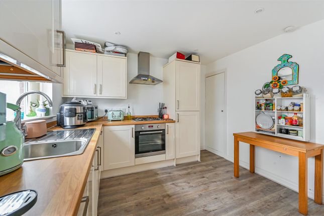 Kitchen Area.Jpg