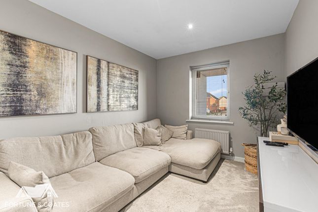 4, Old Oak Way, Harlow photo 2
