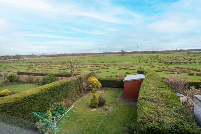 75 The Glebe, West Calder, West Lothian photo 2