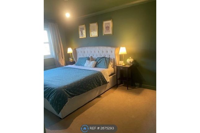 Master Bedroom (Has Ensuite)