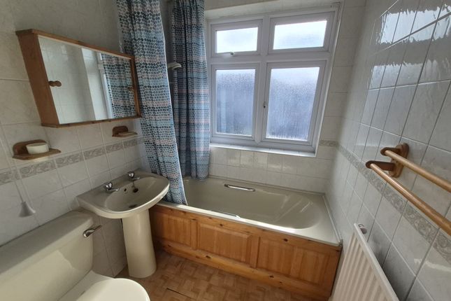 237, Osborne Road, Hornchurch photo 2