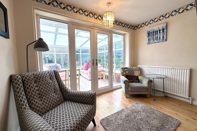4 Osgodby Close, Scarborough photo 4
