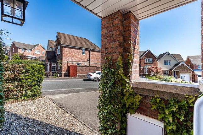 31 Windsor Drive, Pontyclun photo 4
