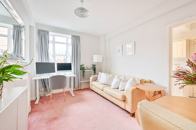 Thumbnail Flat for sale in Latymer Court, Hammersmith, London