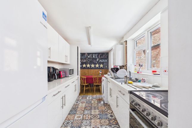 6 Ambrose Street, Cheltenham photo 3