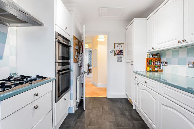 23 Birch Grove, Potters Bar photo 3