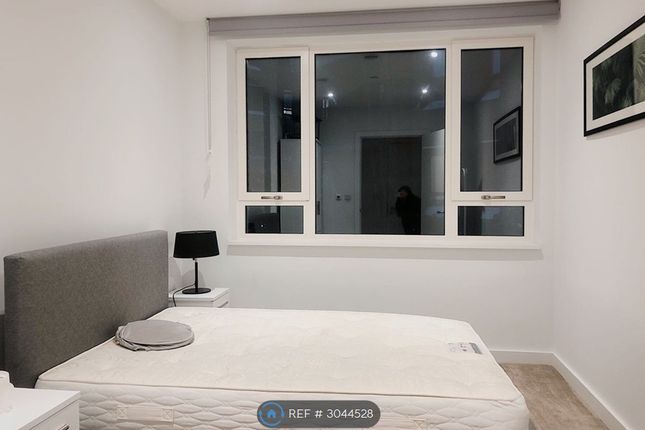 Apartment, Tarling House Walworth Square, London photo 4