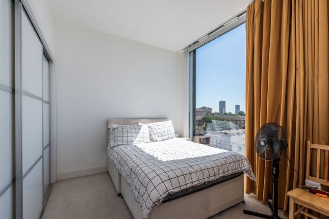 Flat 31, Cornell Square, 212, Wandsworth Road, London photo 4