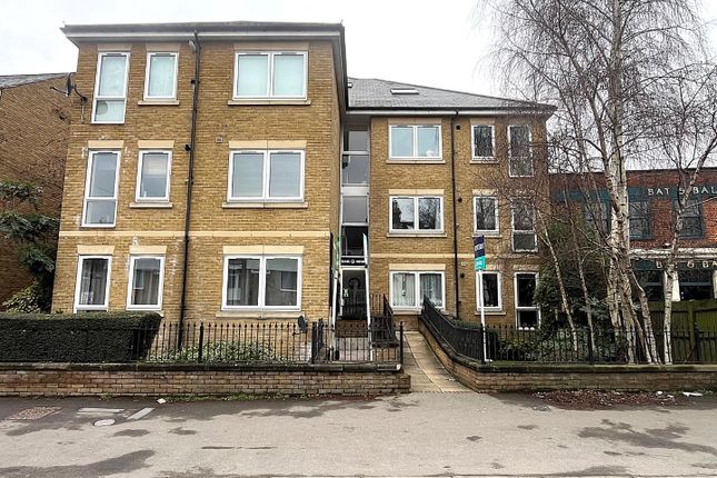 2-bed flat on 14 Basi House, Wrotham Road, Gravesend, £225,000