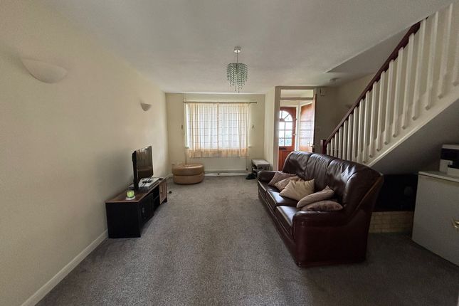 185a, Wood Lane, Chippenham photo 3