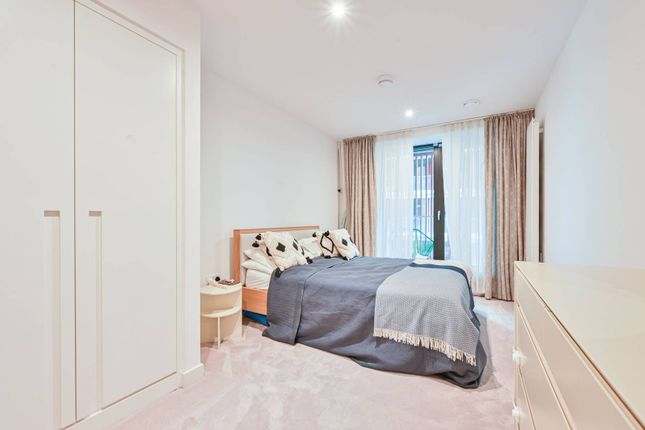 Thumbnail Flat for sale in Bonnet Street, Royal Docks, London