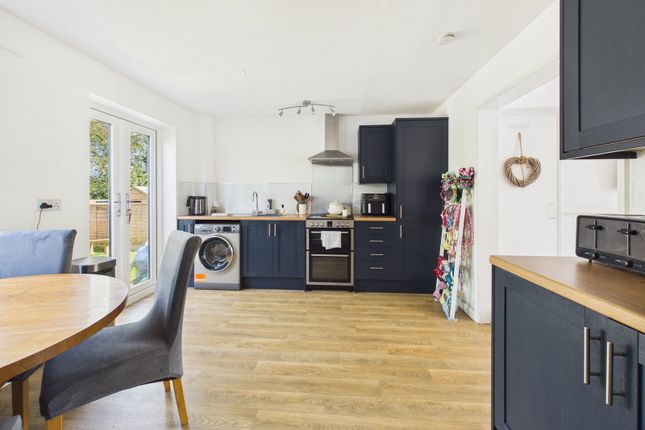 8, Allsopp Close, Newnham photo 4
