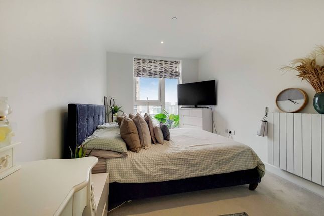 Flat to rent in Victory Parade, Woolwich, London