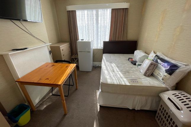 20, Baxter Road, Edmonton photo 2